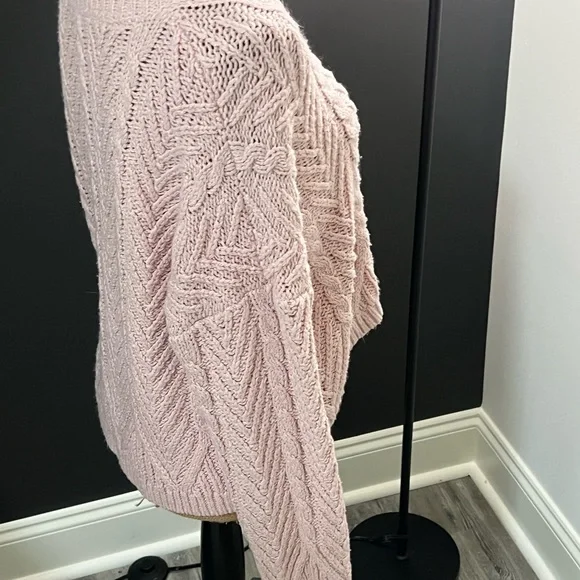 La Hearts Soft Blush V-Neck Sweater - Picture 6 of 10